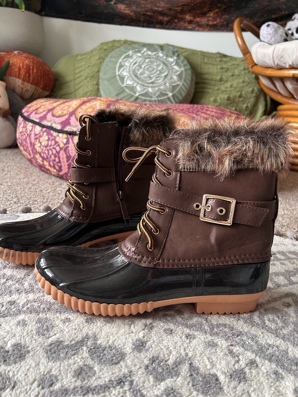 NWT Women’s Duck Boots size 8.5